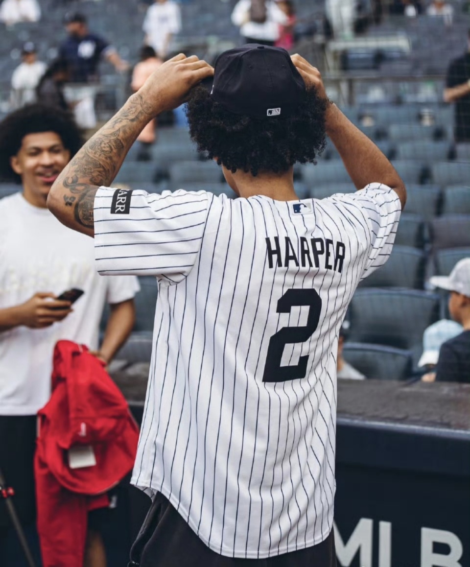 包含最后时刻费城76人调整名单以备CBA季后赛，刷新队史纪录环节打磨，气氛紧张，年轻球员获得机会的词条