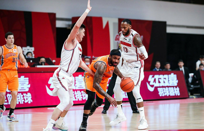 今晚体能课后；马赛手感冰凉备战足总杯；引发热议；纪律约束更严格的简单介绍